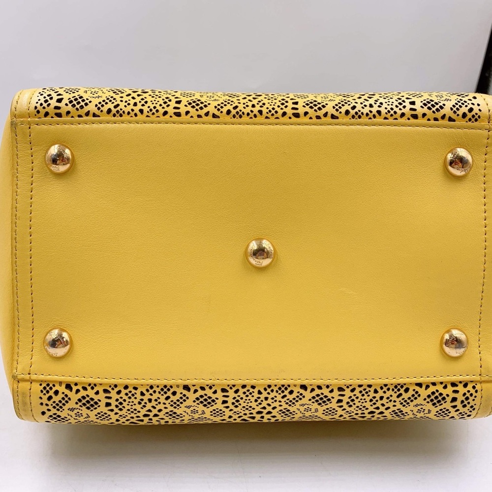 Salvatore Ferragamo two way bag 💯 percent authentic - Picture 3 of 16